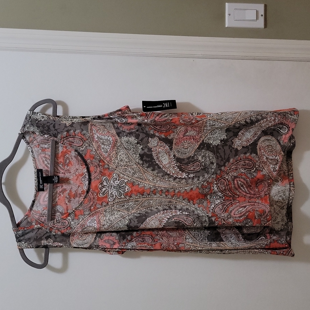 NWT INC sleeveless top